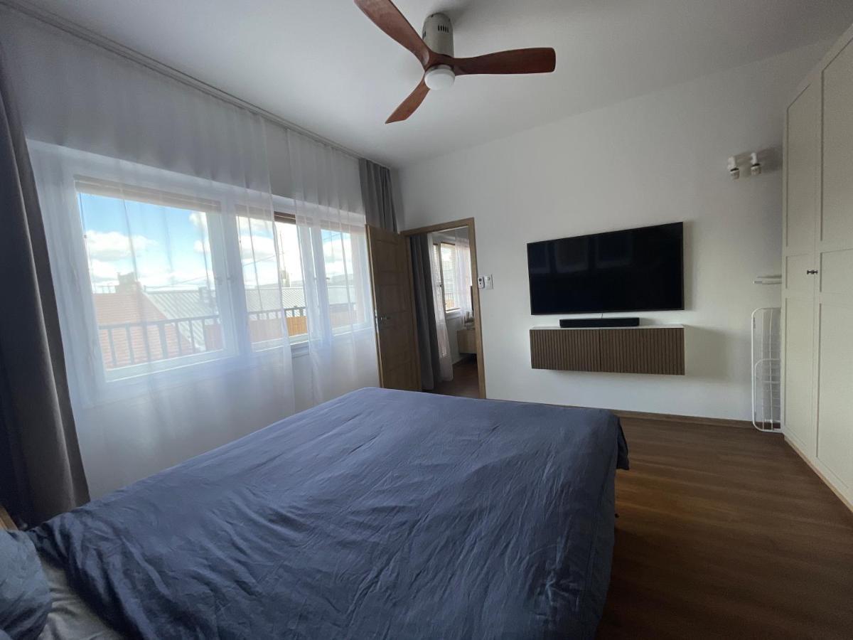 Andel Apartment With Terrace ปราก ภายนอก รูปภาพ